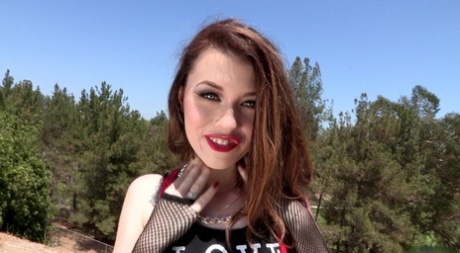 Misha Cross umělecká hvězda sbírka